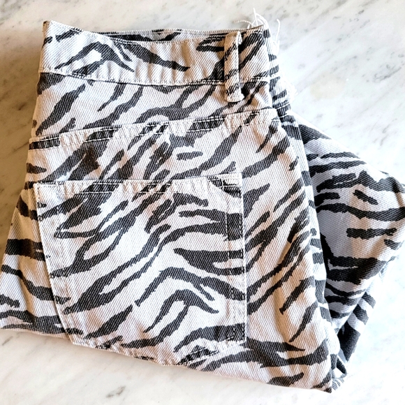 Reformation Julia Crop Jeans Tiger Stripe Print Denim Gray Black 27 - Picture 1 of 10